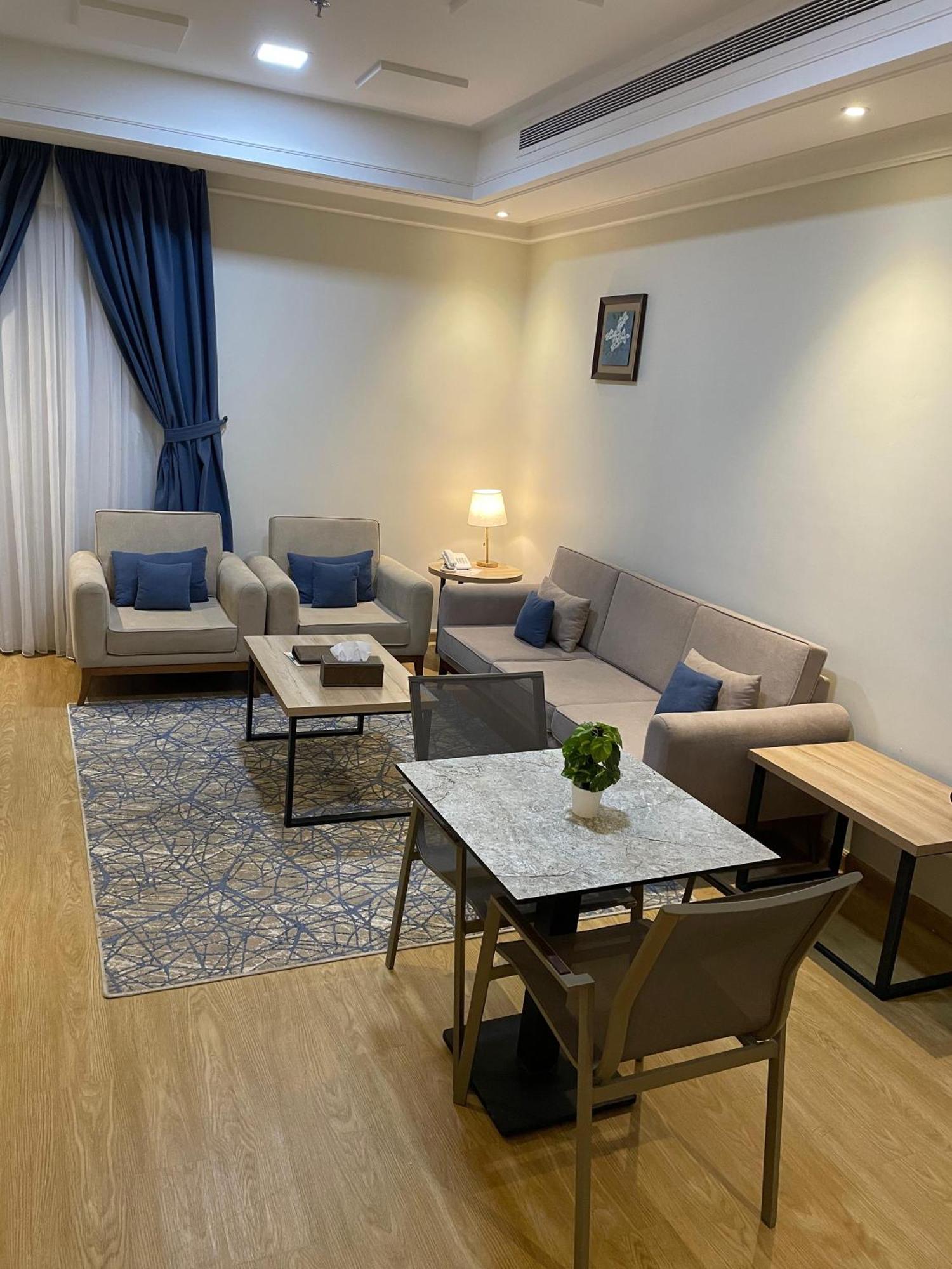 Apartment عز للشقق الفندقية *